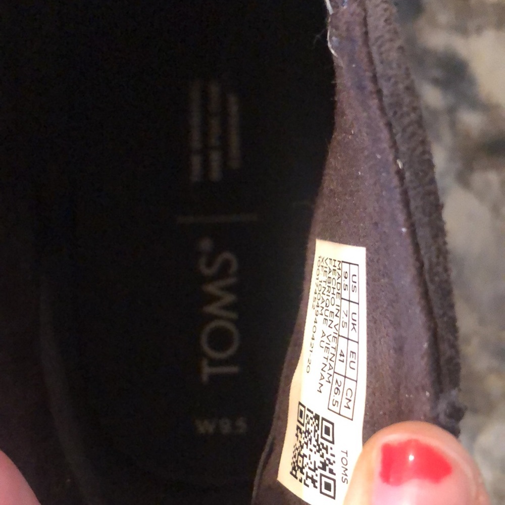 Toms - Picture 6 of 6
